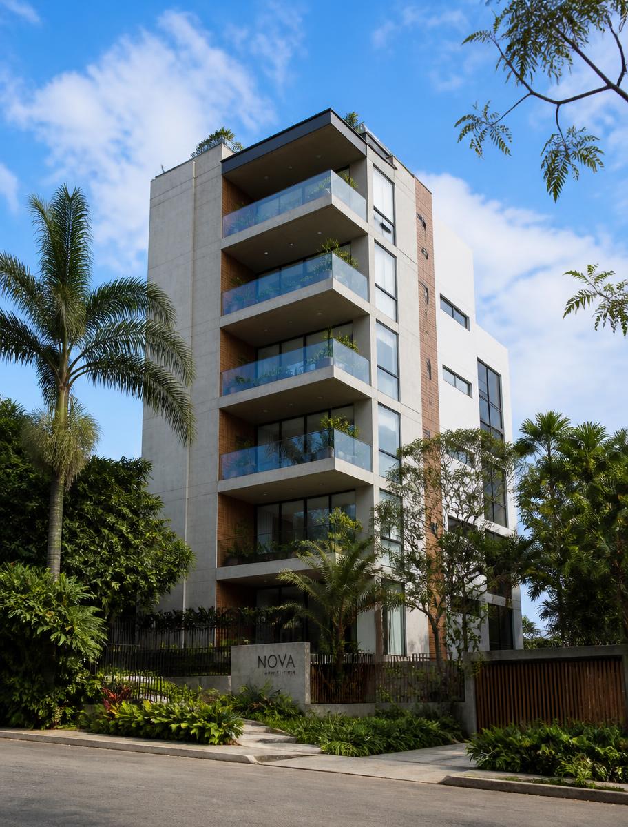 Fachada de un condominio residencial contemporáneo en Costa Rica rodeado de vegetación tropical